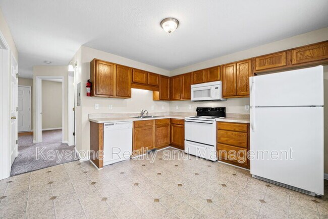 Building Photo - 942-B Kingsbury Drive