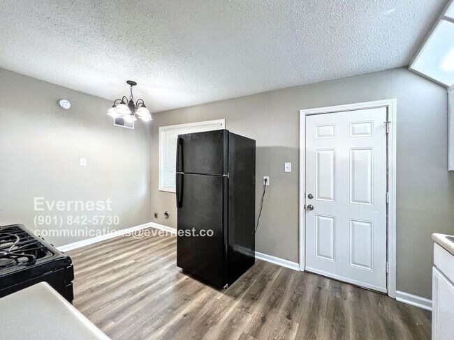 Foto del edificio - 8338 Dottley Dr