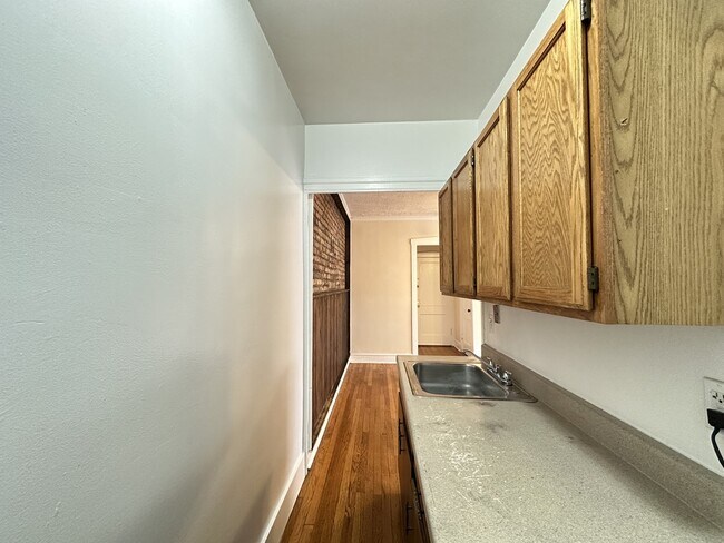 Foto del edificio - 934 W Cornelia Ave
