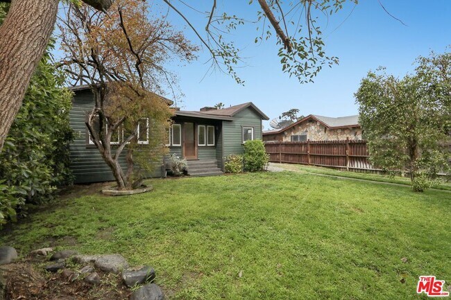 Building Photo - 2747 Denby Ave