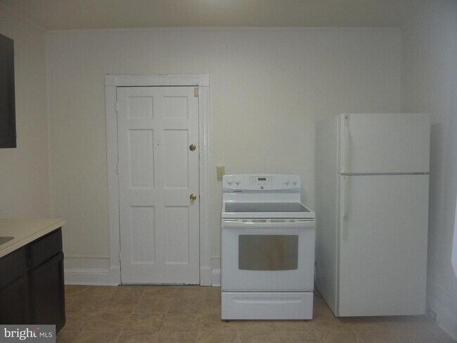 Foto del edificio - 408 Camden Ct