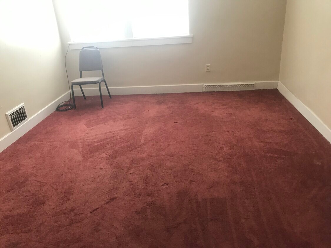 Foto principal - 135 E Portage Ave