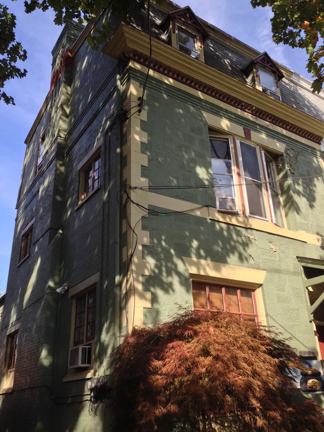 Outside of Building - 653 W Chestnut St