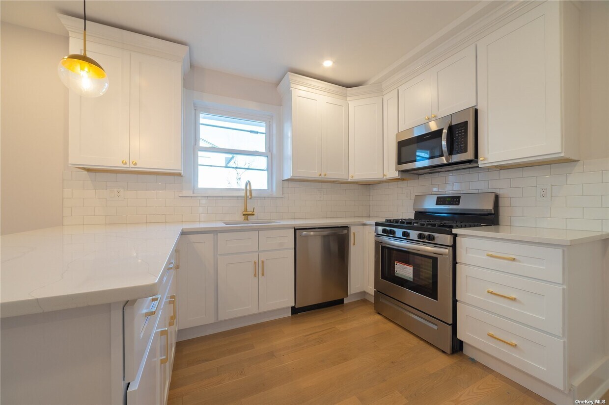 2 Rhame Ave Unit 1, East Rockaway, NY 11518 Apartments in East