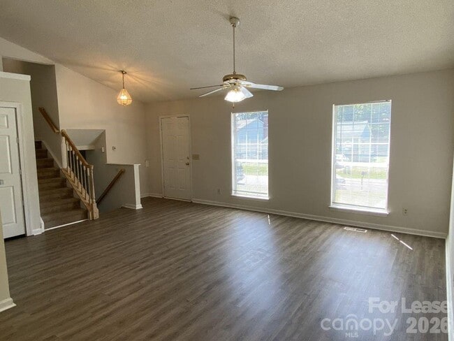 Foto del edificio - 3122 Periwinkle Ct