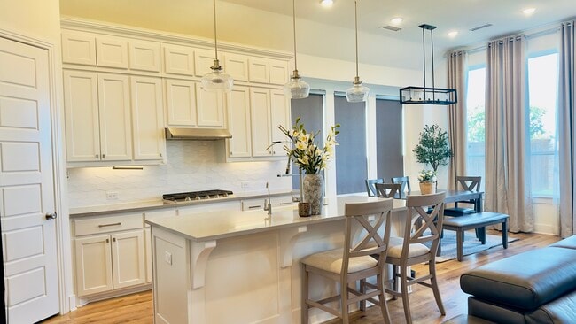 Foto del edificio - 1622 Holmwood Dr
