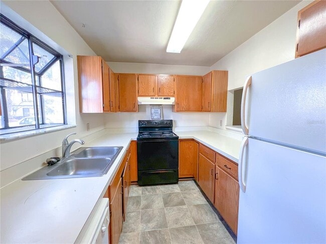 Building Photo - 2300 SW 43rd St