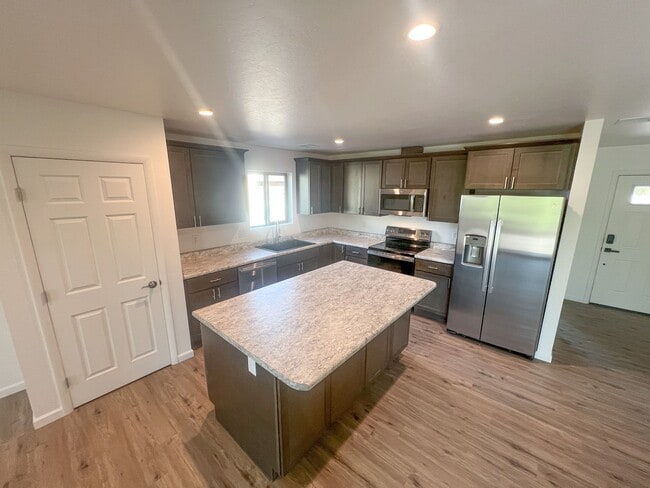 Building Photo - DUPLEX APARTMENT - RIMROCK/LAKE MONTEZUMA