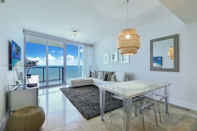Foto del edificio - 17001 Collins Ave