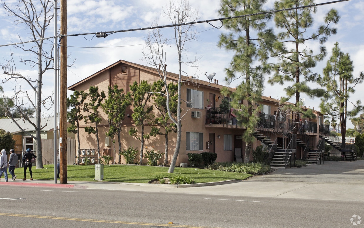 Primary Photo - 310 E Washington Ave