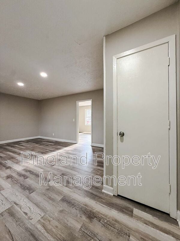 Building Photo - 1213 Strickland Bridge Rd