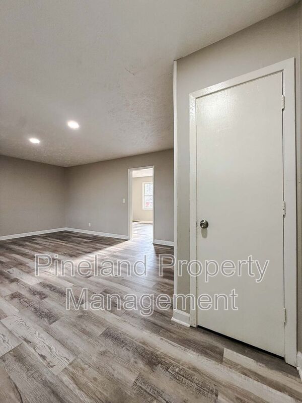 Foto del edificio - 1213 Strickland Bridge Rd