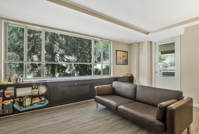 Foto del edificio - 1121 Arlington Blvd