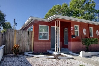 Building Photo - 634-615 15th Ave S