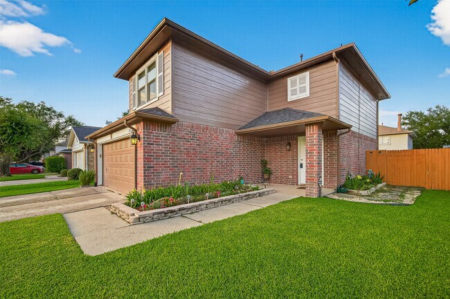 Building Photo - 16302 N Glade Dr