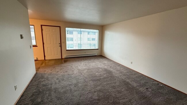 Building Photo - 1123 5th Ave S