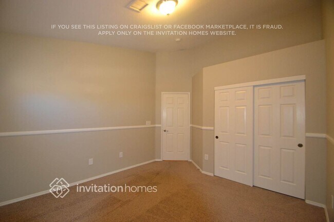 Building Photo - 8108 Divernon Ave