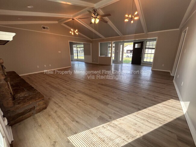 Foto del edificio - 8801 Meandering Way