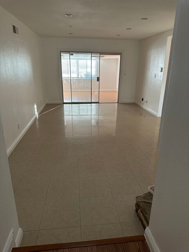 Foto del edificio - 503 S Vicki Ln