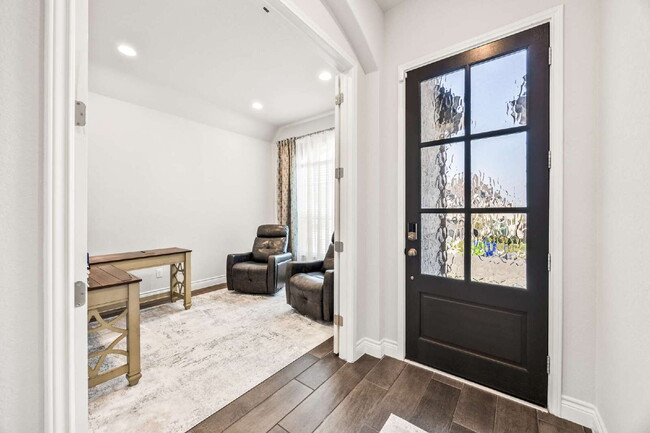 Building Photo - Comfort Living-Furnished-Corporate House