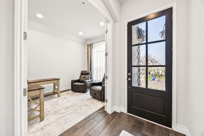 Building Photo - Comfort Living Near Sea World