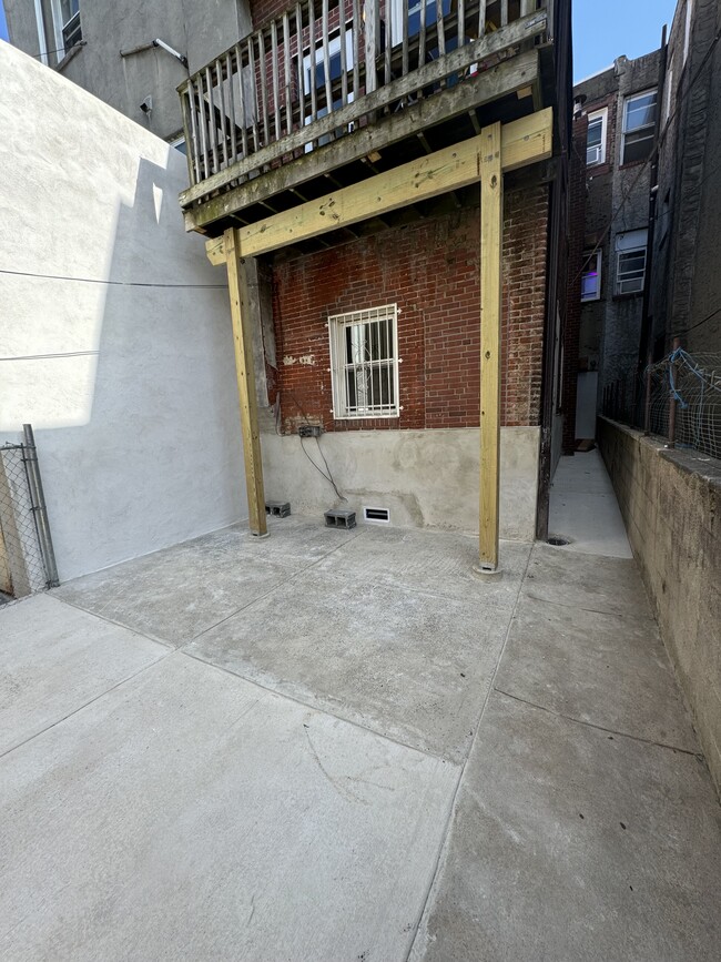 Foto del edificio - 1717 Snyder Ave