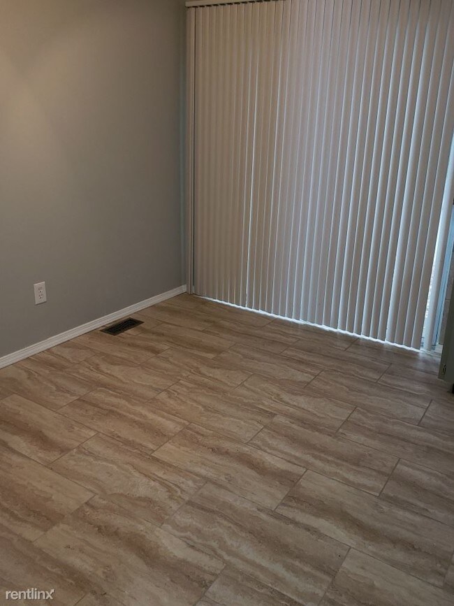 Foto del edificio - 2 br, 1 bath Townhome - 1416 South Dr.