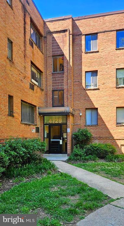 Building Photo - 4729 1st St SW