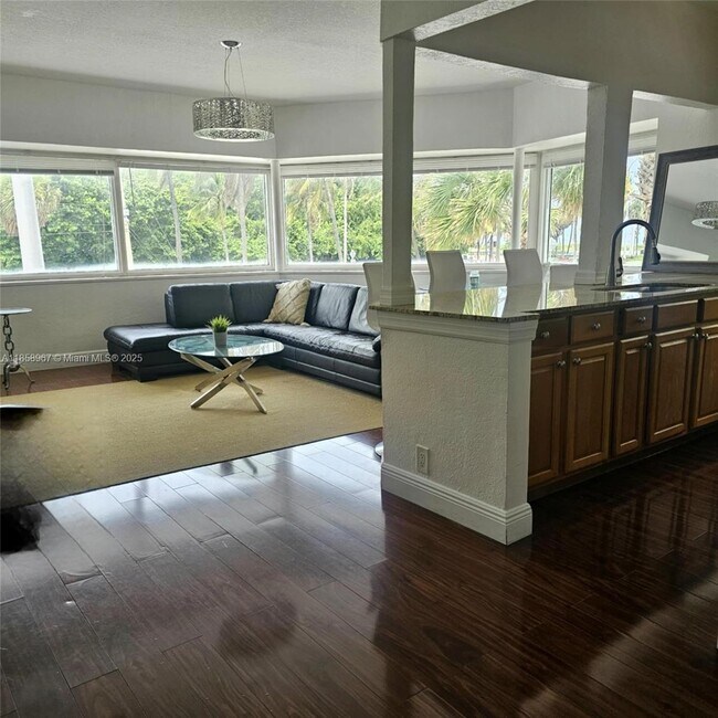 Foto del edificio - 3116 E Sunrise Blvd