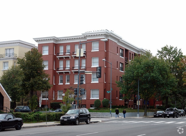 Foto del edificio - R Street Apartments