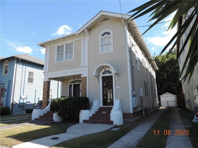 Building Photo - 1823 Pine St