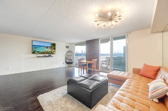 Foto del edificio - 1055 River Rd