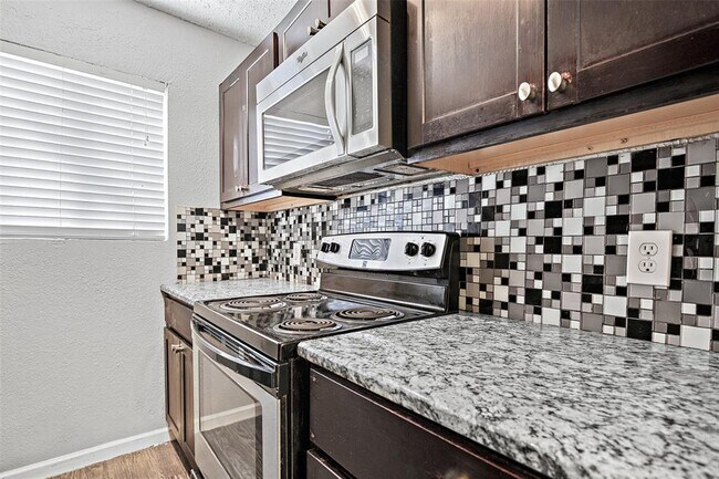 Foto del edificio - 5414 Reiger Ave