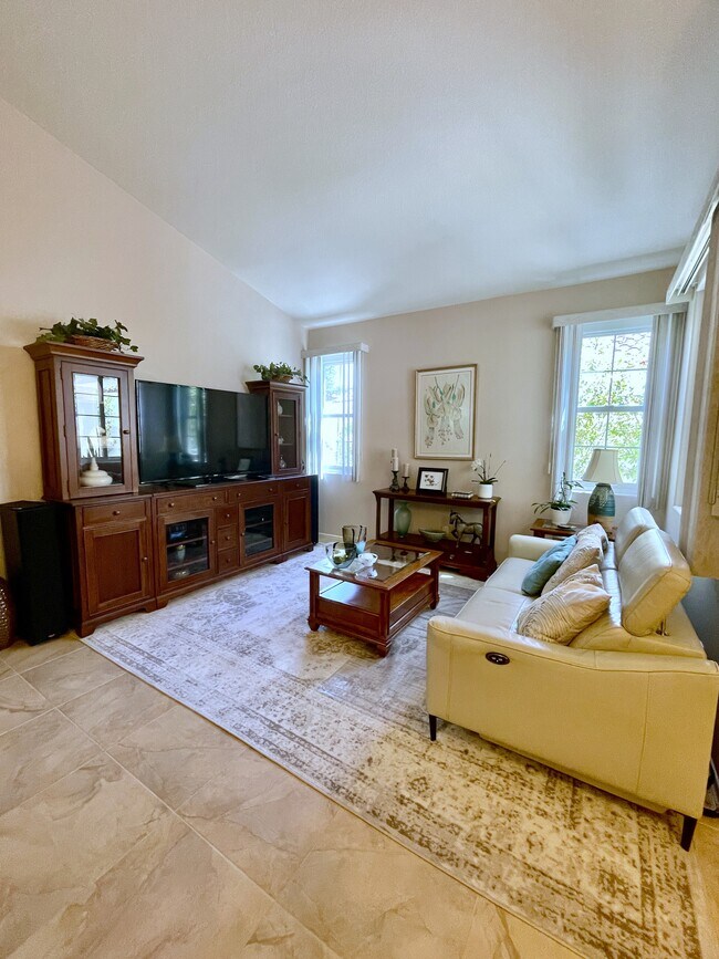 Building Photo - 4868 Thebes Way
