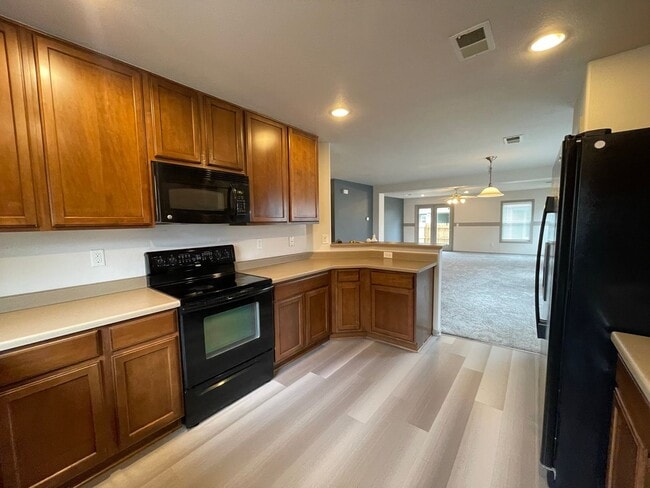 Building Photo - You won’t even believe all the space and t...