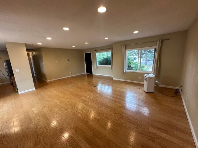 Foto del edificio - Great Location! Charming Ranch in University Hills- Large Lot!