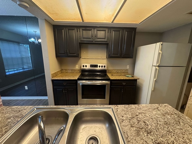 Foto del edificio - 2004 Greenpoint Dr