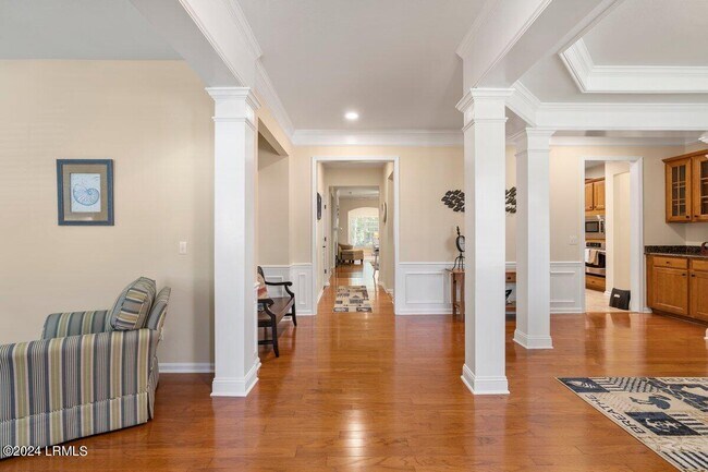 Building Photo - 6 Abbotsbury Pl