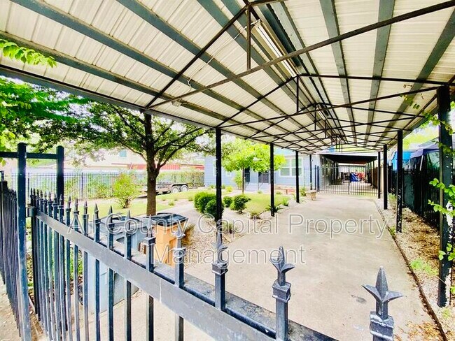 Foto del edificio - 6915 Bethune Ave