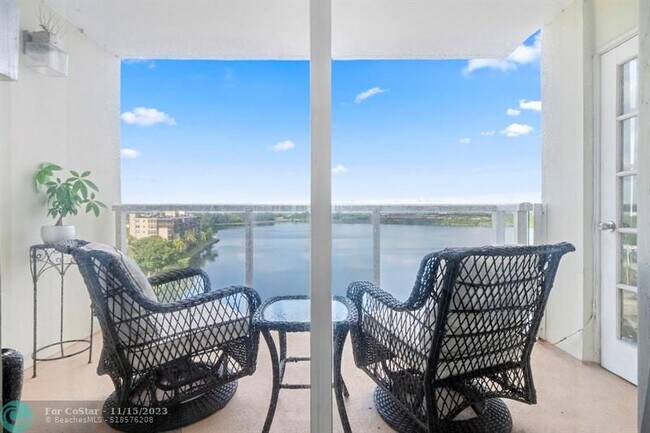 Building Photo - 1301 NE Miami Gardens Dr