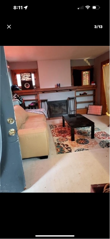 Building Photo - 685 Garry Rd