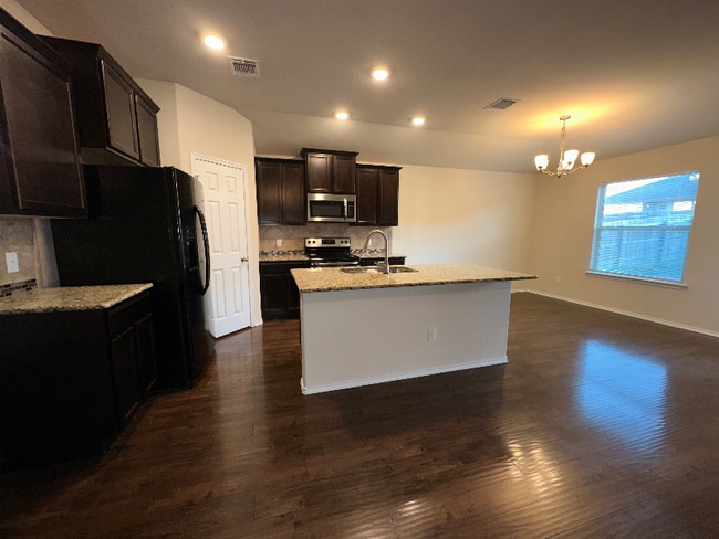 Building Photo - 2809 Skinner Dr