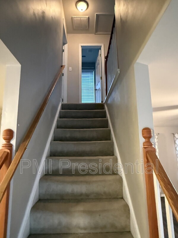 Building Photo - 1218 Ryanwood Ct