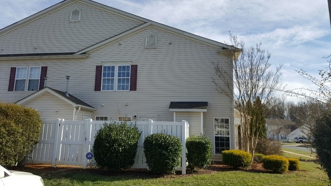 Photo - 1145 Triece Ln Townhome