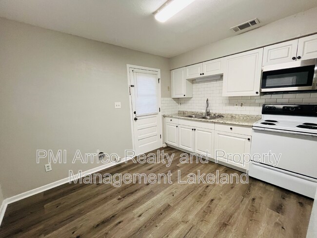 Foto del edificio - 1203 Buddwood Rd