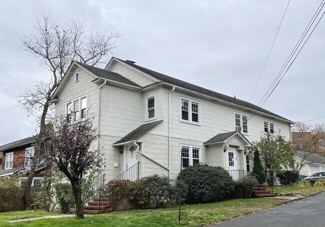 Building Photo - 7 Edgewood St