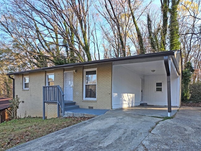 Photo - 2332 Baywood Dr SE House