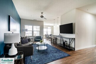 Building Photo - 2439 Casona Ln