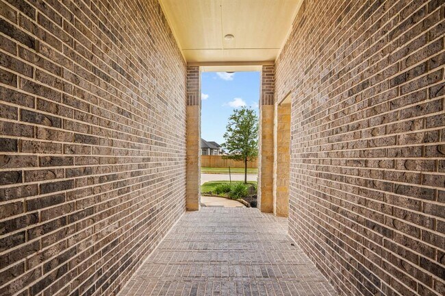 Foto del edificio - 8915 Square View Ln