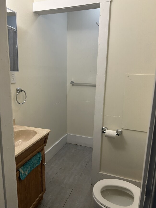 Building Photo - 117 Park St